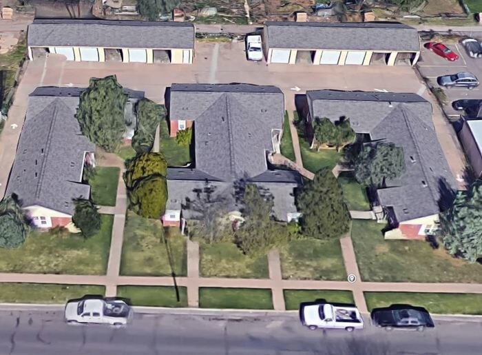 Primary Photo - 1214 SW 10th Ave