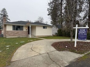 Building Photo - 212 N 4th St