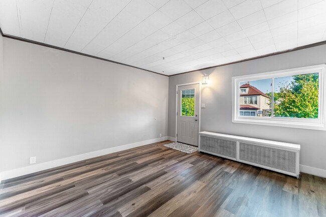 Building Photo - 4908 N Kruger Ave