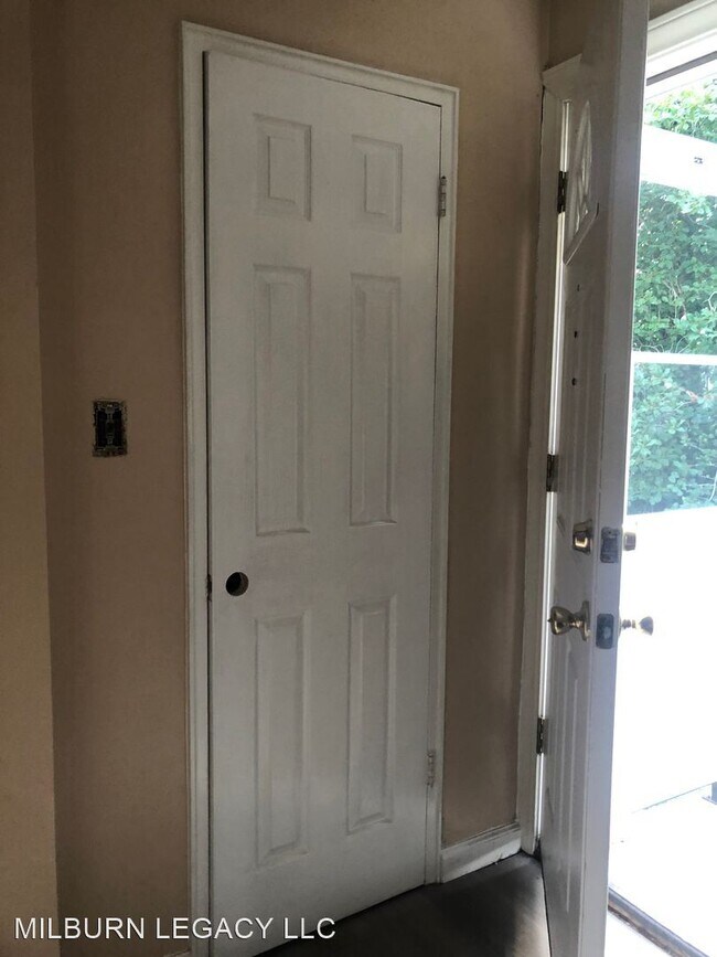 Building Photo - 4 br, 2 bath House - 13 Runyon Dr