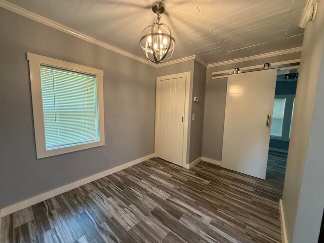 Foto del edificio - 1316 Aintree Ln