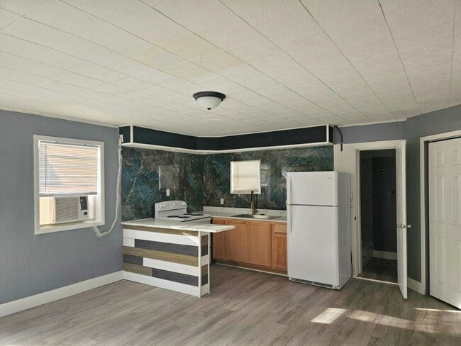 Building Photo - 8215 Stoner Rd