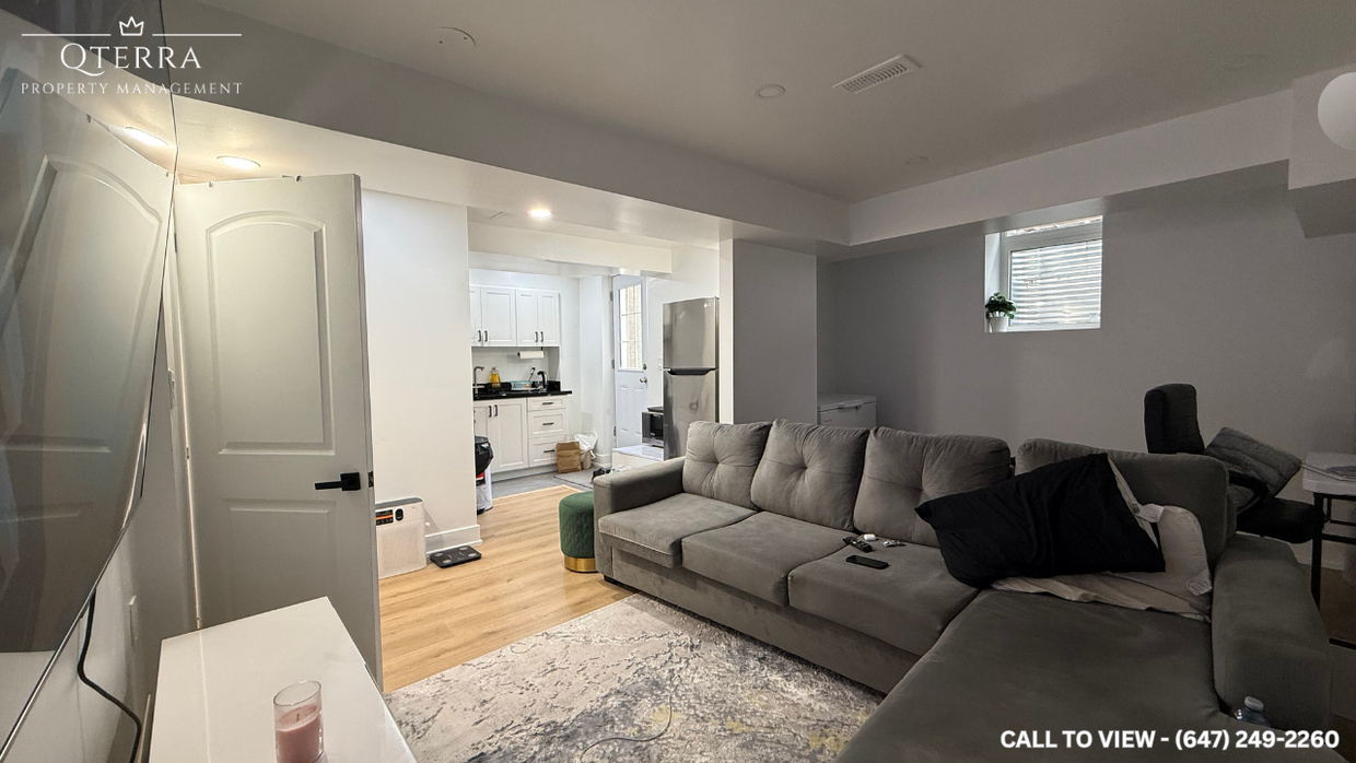 Photo principale - 1569 Edgecroft Dr