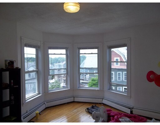 Building Photo - 157 Central St