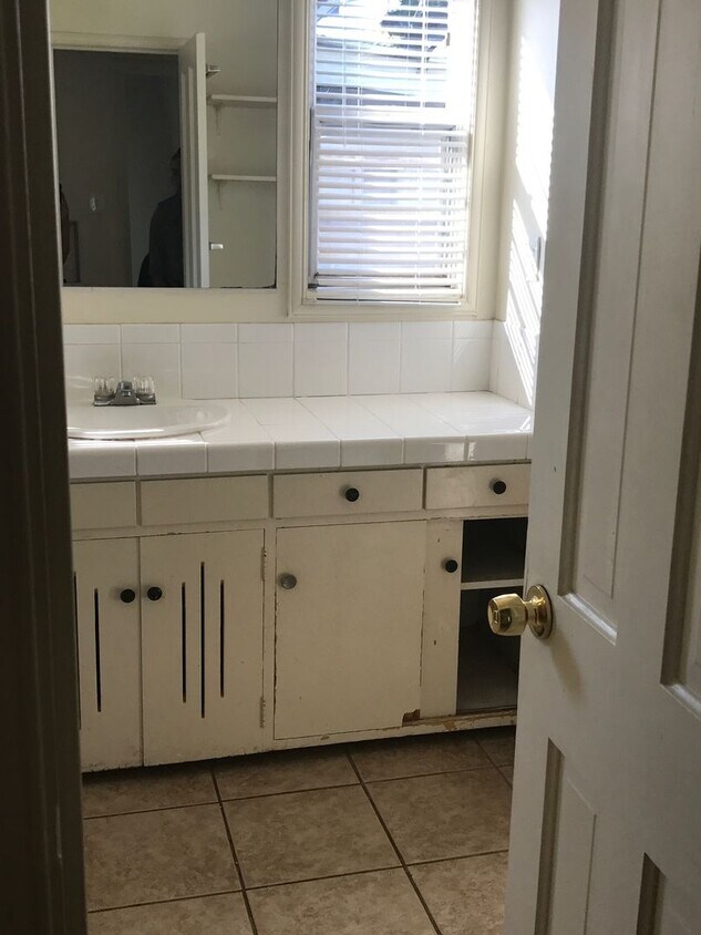 Primary Photo - *DEPOSIT PENDING* 3 Bedroom 2 Bathroom Hou...