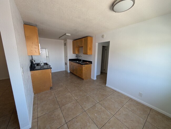 Foto del edificio - 1714 Cherry Ave