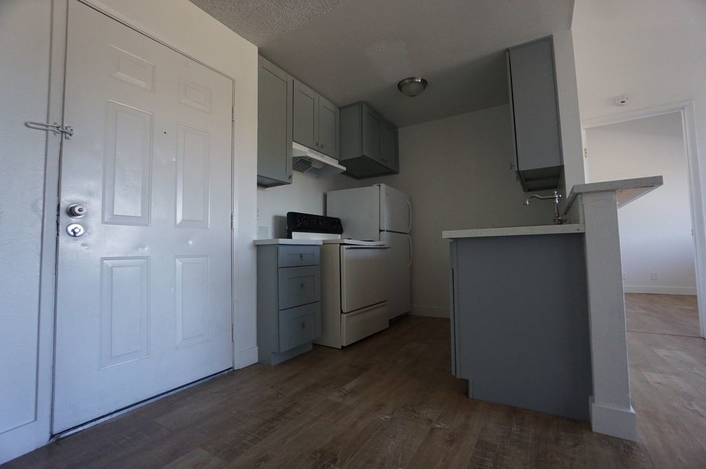 Foto principal - 4950 68th St