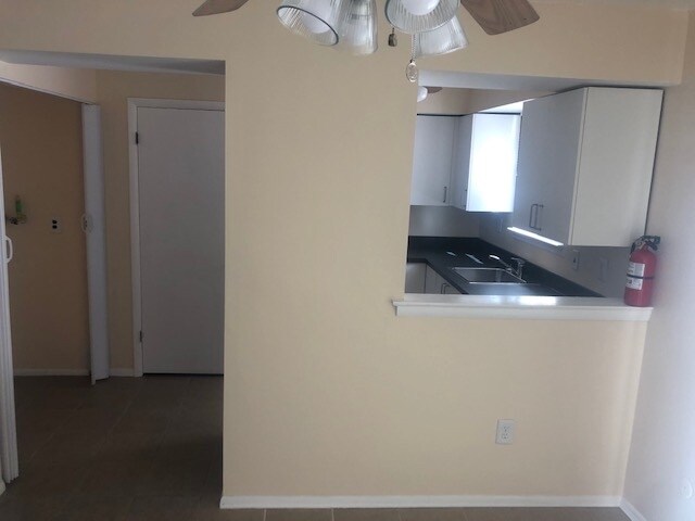 Building Photo - 561 Loch Lomond Dr