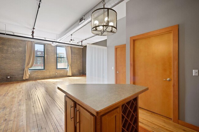 Foto del edificio - 523 Jackson St