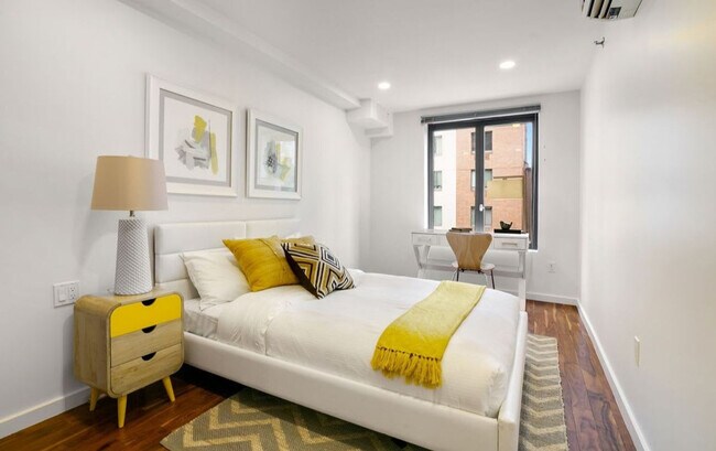 Foto del edificio - 77 E 110th St