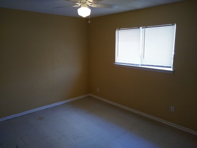 Foto del edificio - 3823 Sherril Brook Rd