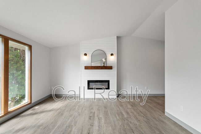 Foto del edificio - 1308 N Van Marter Rd