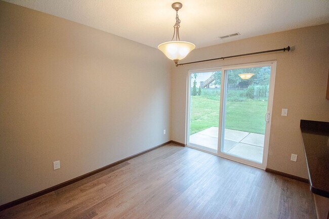 Foto del edificio - Modern Townhome in a Convenient NW Location