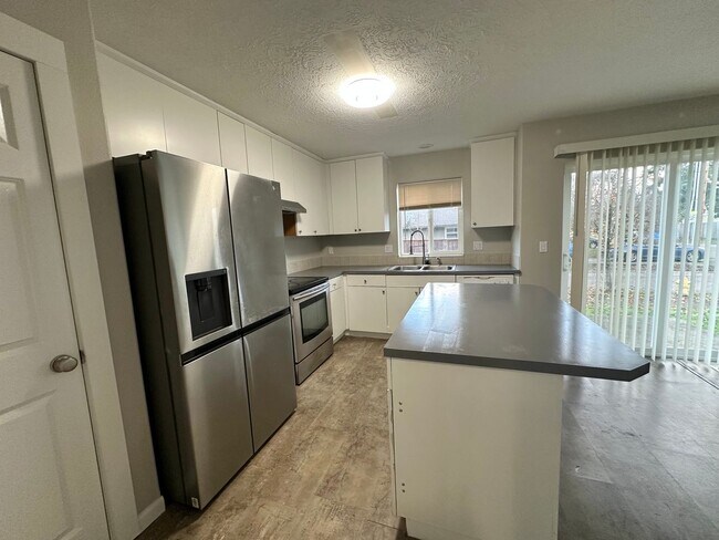 Foto del edificio - 2 Bedroom SE Portland Home with Garage!