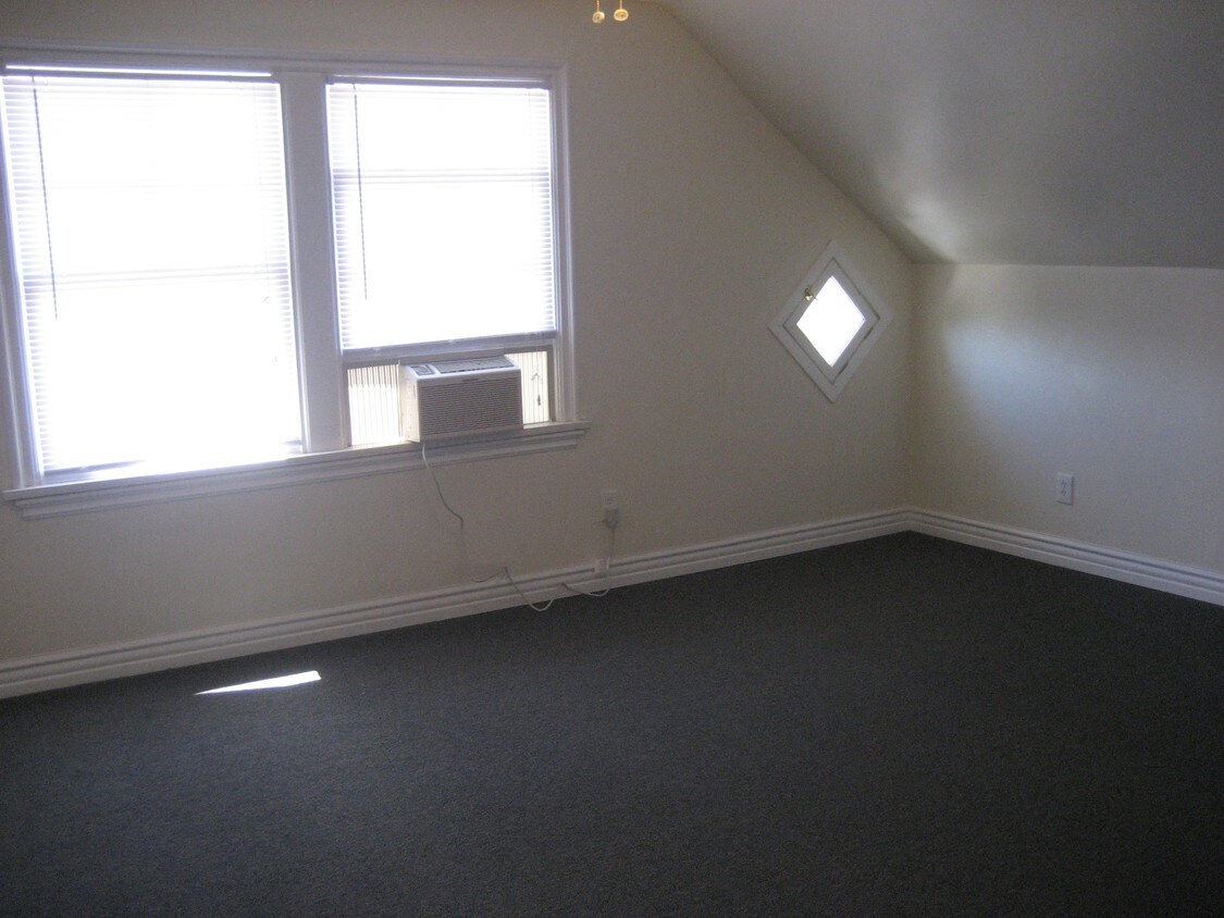 Foto del edificio - 1321 W 29th St