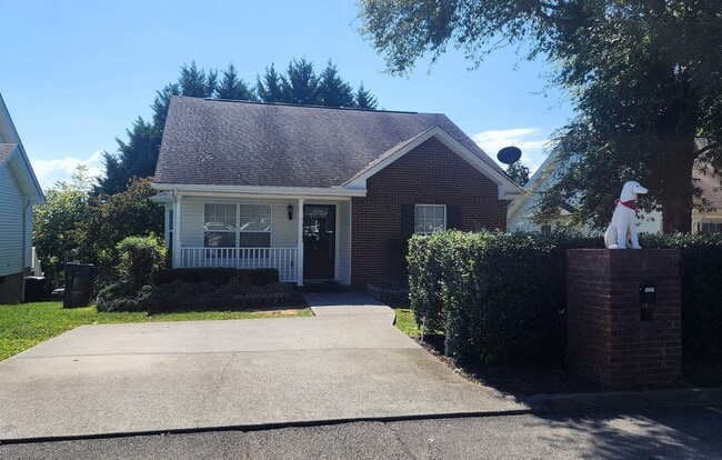 Building Photo - 1521 Mayberry Ln