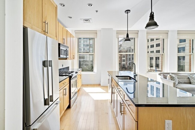 Building Photo - 70 Lincoln St