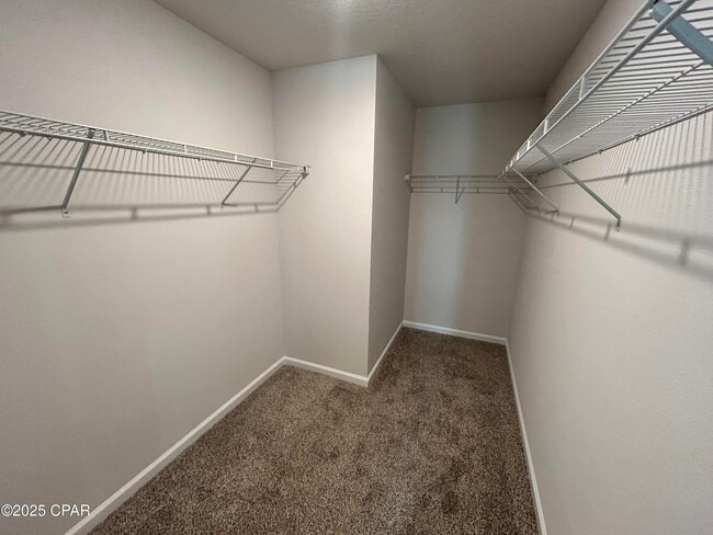 Foto del edificio - 5129 Rivergrass Dr