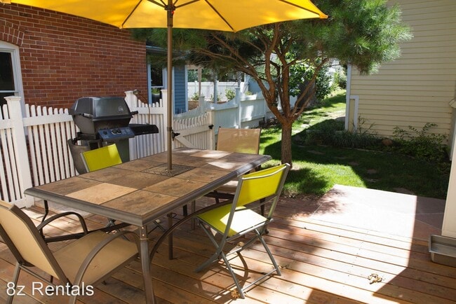 Building Photo - 4 br, 3 bath House - 1112 Maxwell Avenue