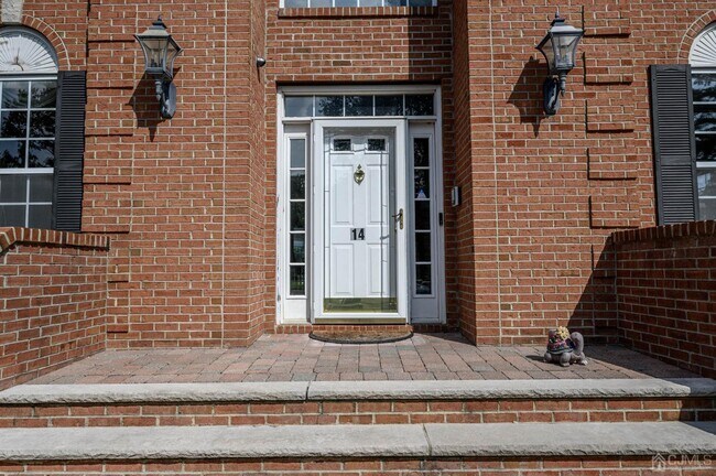 Building Photo - 14 Heathrow Ct