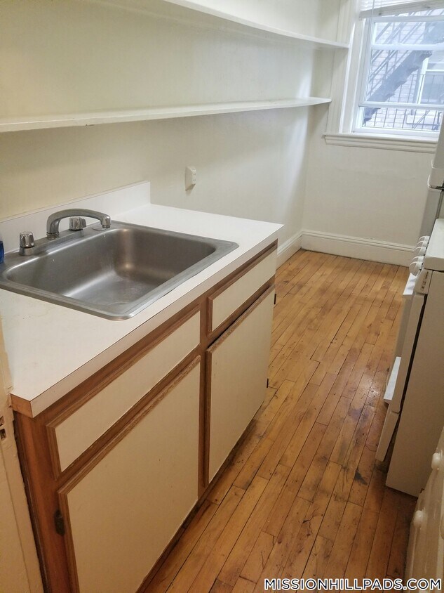 Primary Photo - 49 Worthington St