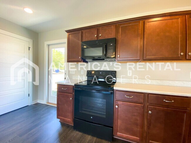 Building Photo - Beautiful Home for Rent in Talladega, AL! DEPOSIT PENDING!