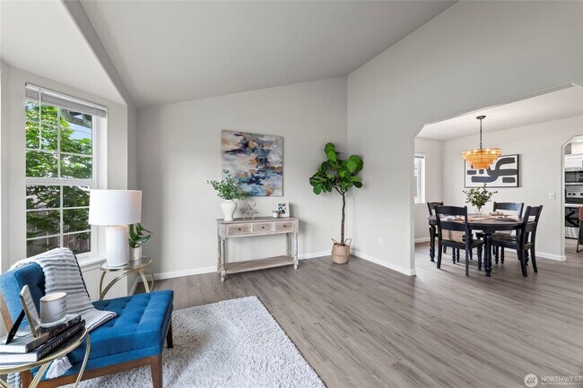 Foto del edificio - Amazing 4 br 2.5 bedroom 2000 sqft home!