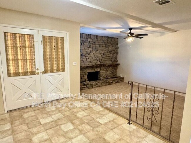 Foto del edificio - 1657 Sarkesian Dr