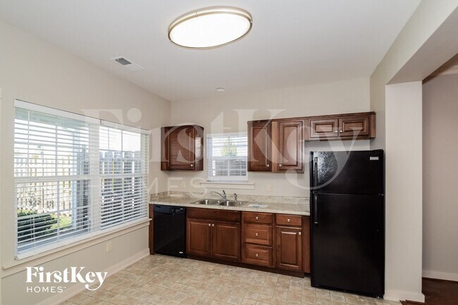 Foto del edificio - 810 Hawthorn Ln