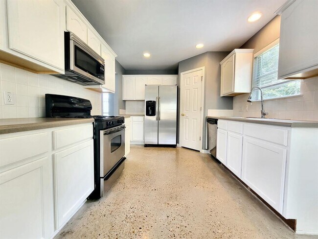 Foto del edificio - 5608 Steven Creek Way