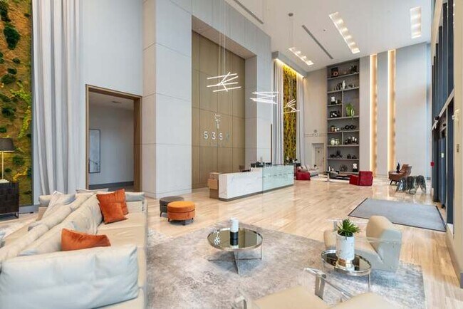 Building Photo - La Central - CityPlace Doral and across fr...