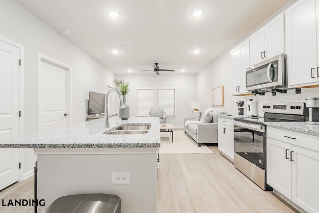 Foto del edificio - 1650 Harris Hill Rd