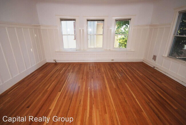 Building Photo - 1105 Bayswater Ave