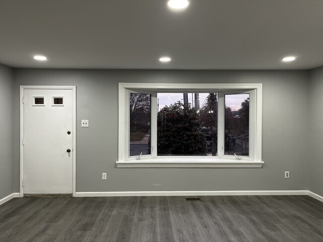 Building Photo - 7857 Lawndale Ave