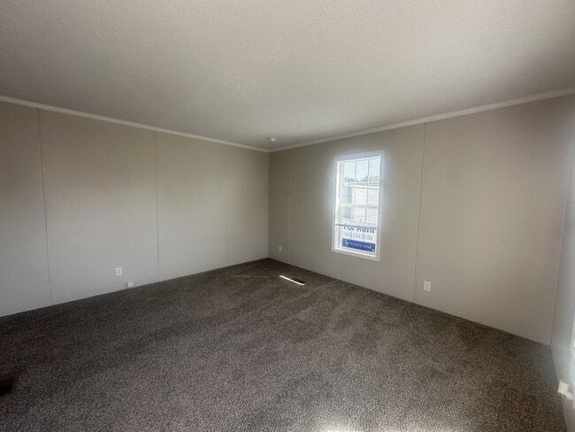 Building Photo - 38041 Chilver Ave
