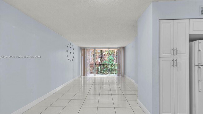 Foto del edificio - 8810 Fontainebleau Blvd