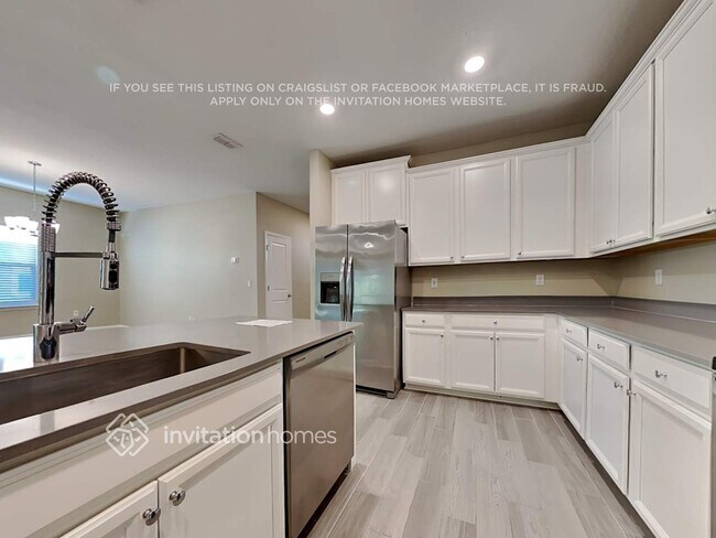 Foto del edificio - 9902 Lemon Grass Ln