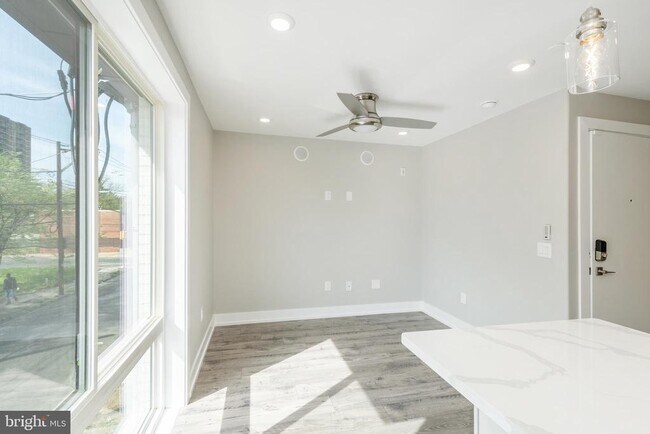 Foto del edificio - 2339 N 10th St