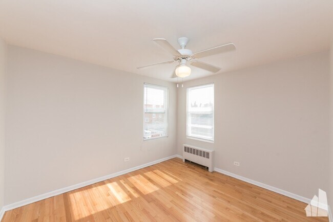 Foto del edificio - 7534 N Bell Ave