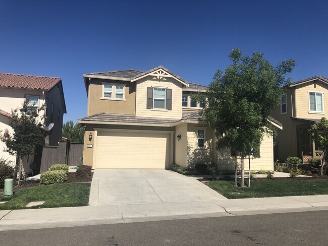 Building Photo - 5 bedroom Whitney Ranch Beauty! Walking di...