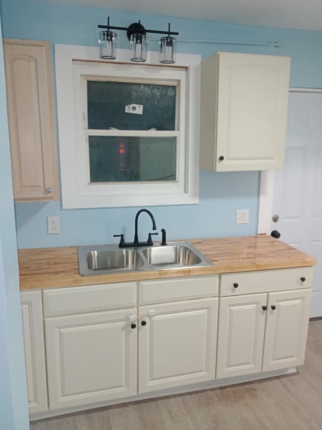 Building Photo - 83 Ridgeway Ave