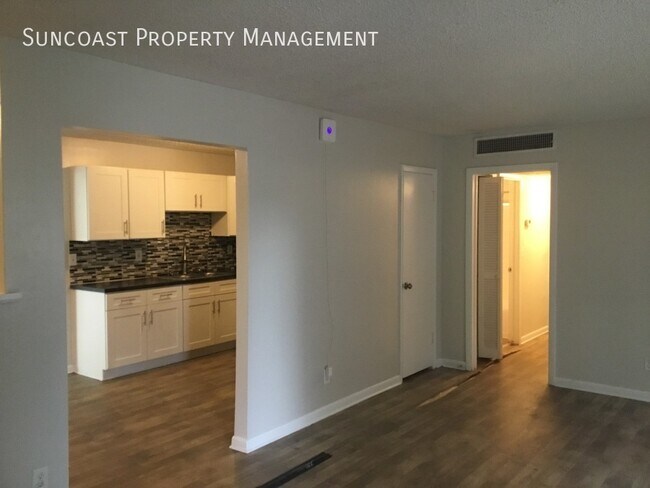 Building Photo - Amazing 3BR/2BA Home On The Westside Is Co...