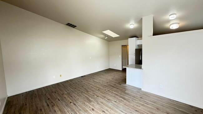 Building Photo - Mountain View Apartments - 1280