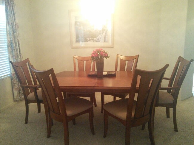 Foto del edificio - 7160 Deer Canyon Ave NE