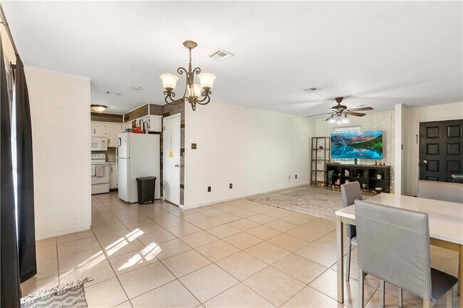 Foto del edificio - 2502 Waterwood Ln