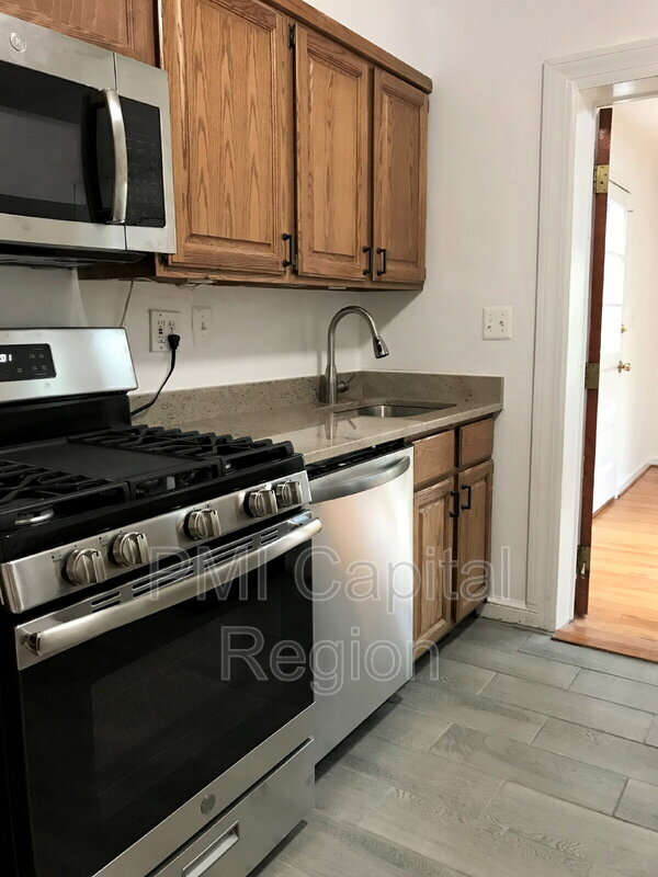 Foto del edificio - 9501 Singleton Dr
