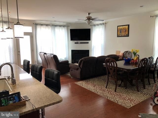 Foto principal - 23572 Kingsdale Terrace