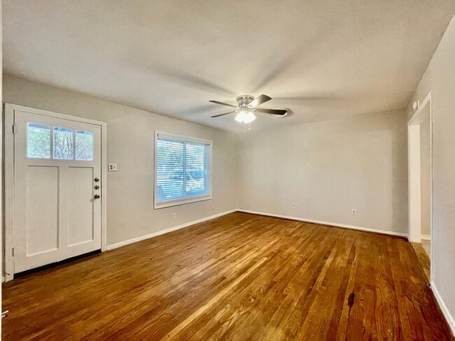 Foto del edificio - 407 Sarah St