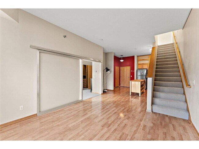 Foto del edificio - 2650 University Ave W