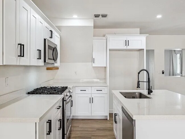 Foto del edificio - 1609 E Montecito Ave